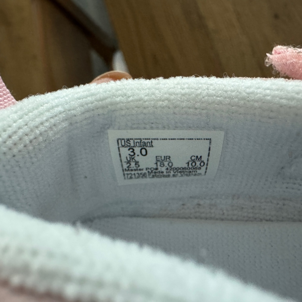 Vans Infant Slip-On V Crib Checkerboard Shoes - Picture 5 of 5